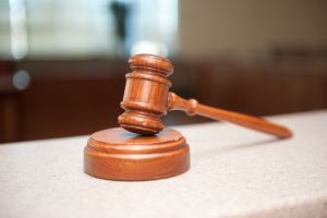 Anheuser-Busch через суд требует права дистрибьютора алкоголя от штата Кентукки