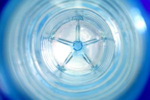 Molson Coors сокращает использование стекла в пользу ПЭТ и алюминиевых банок