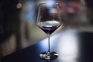 ФАС обвинила сеть магазинов Winestyle в незаконной рекламе алкоголя 