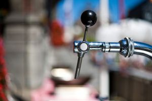 В Нижнем Новгороде пытаются запретить магазины разливного пива