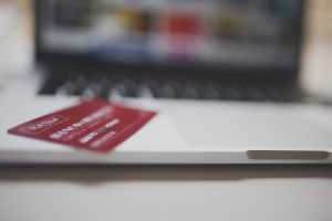 РАР и Минфин выступили за легализацию онлайн-торговли алкоголем при соблюдении определенных требований