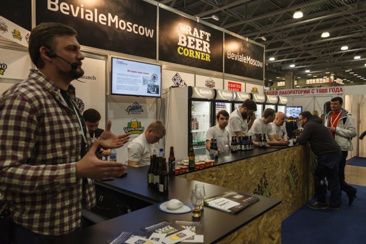 Фоторепортаж Павла Егорова с первого дня работы Craft beer corner