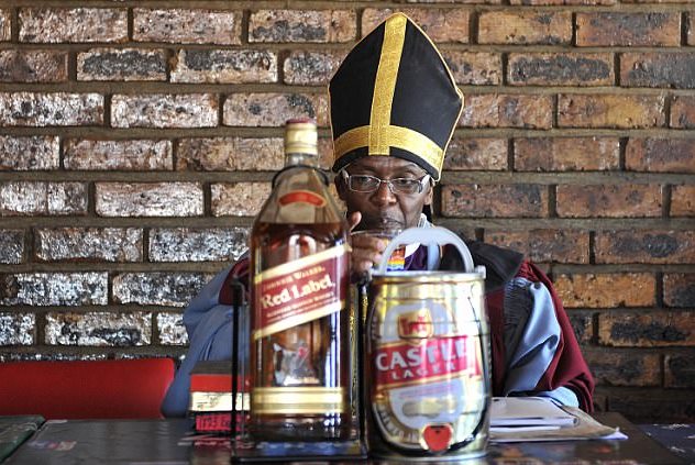 В ЮАР действует церковь, где крестят пивом и виски
