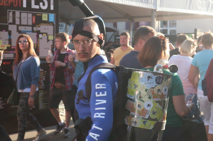 Неотъемлемая часть каждого пивного фестиваля – люди в необычных костюмах