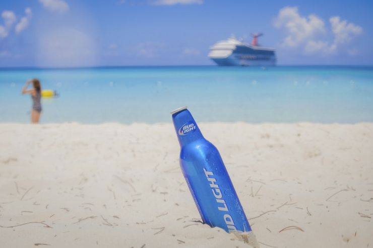 Bud Light и Budweiser остаются самыми дорогими в мире пивными брендами