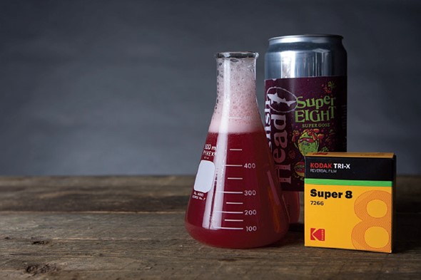 Dogfish Head и Kodak сварили пиво, которым можно проявить плёнку
