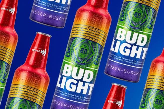 К июньскому Гей-прайду в США выпустят Bud Light в «радужных» бутылках