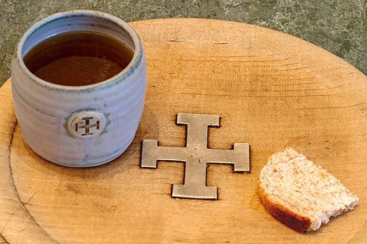 Английская церковь с ХII века даёт всем посетителям бесплатное пиво и хлеб