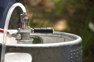 Росалкогольрегулирование разъясняет правила учета в ЕГАИС пива в кегах