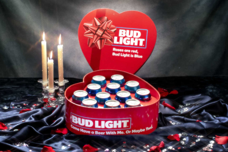 Bud Light выпустил романтичную упаковку ко Дню святого Валентина