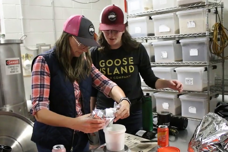 Женщины-пивовары Goose Island сварили пиво к 8 Марта