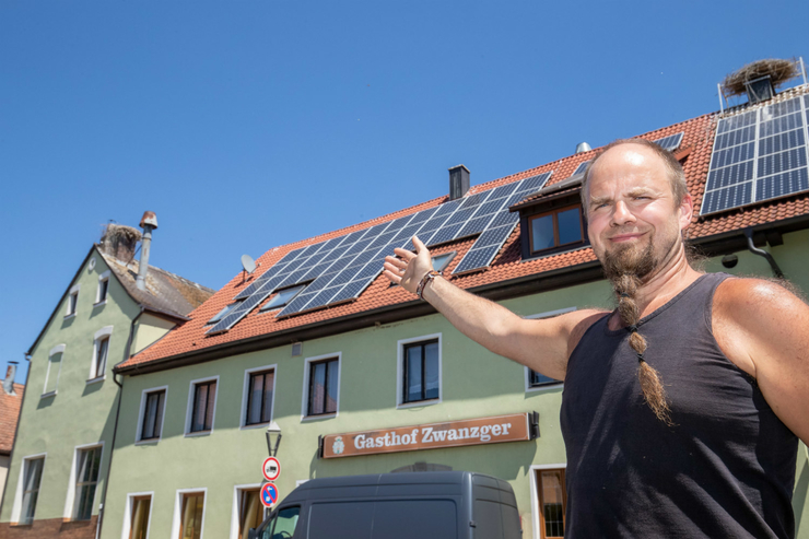 Аисты остановили работу пивоварни в Баварии