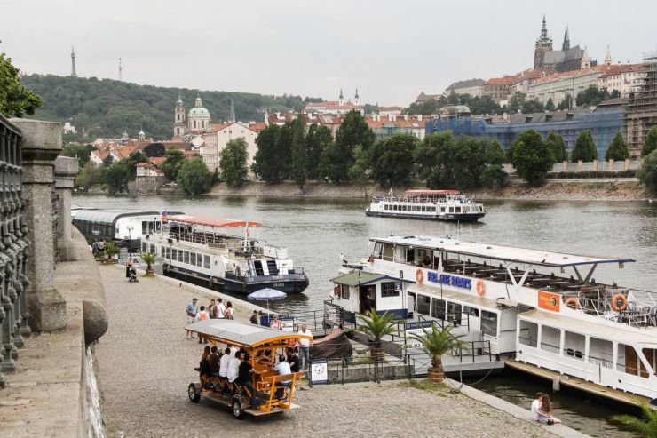 Пивные велосипеды вернутся на улицы Праги