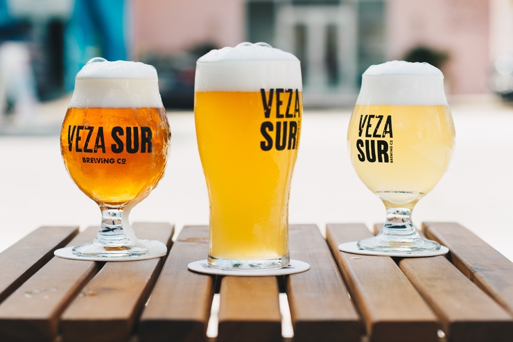 Потребители из Майами подали в суд на Anheuser-Busch за крафти-бренд Veza Sur