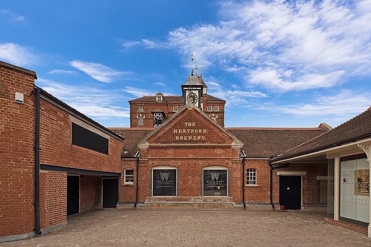 В Великобритании продают роскошные апартаменты в здании старинной пивоварни