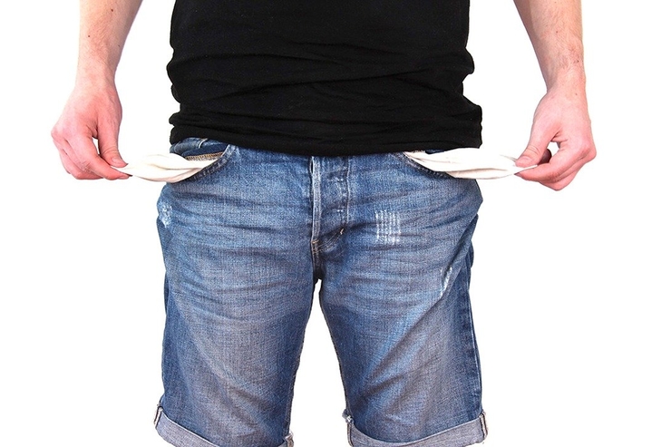 Аналитики: 13% миллениалов не хватает денег на алкоголь