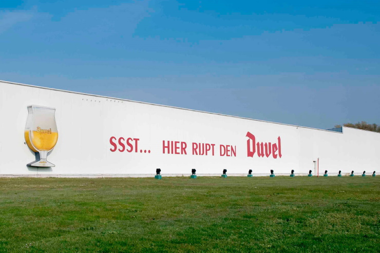 Пиво Duvel и вакцину Pfizer делают из одной и той же воды