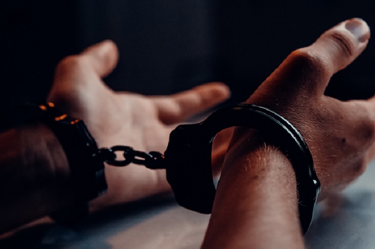 Следователя по делу Ивана Кляйна самого взяли под стражу из-за взятки