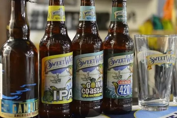 Принадлежащая канадскому производителю каннабиса пивоварня SweetWater выкупила бренды Green Flash и Alpine