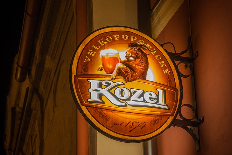 AB InBev Efes спорит с «Афанасием» из-за марок «Тверской козел» и Velkopopovicky Kozel