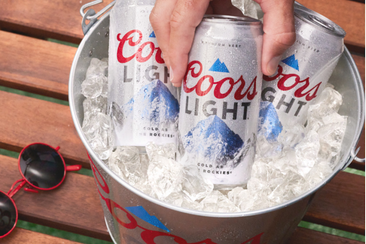 Molson Coors улучшила прогноз прибыли на фоне стабильного спроса