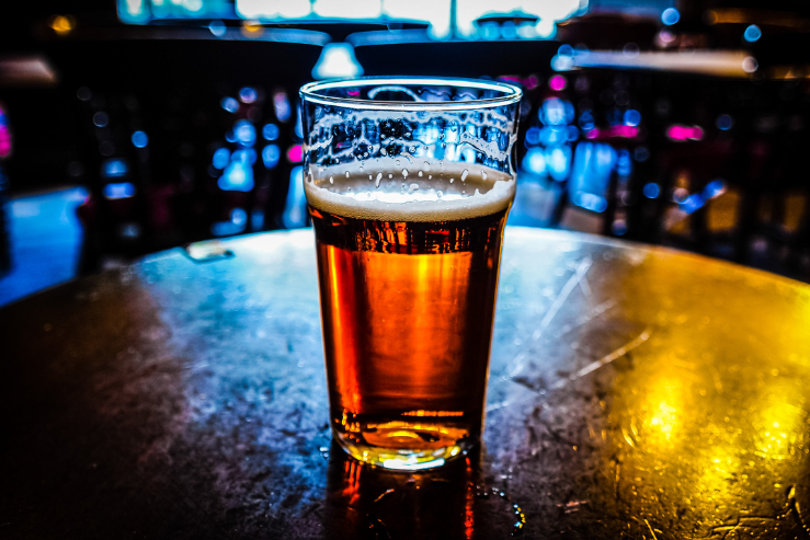 Пабы и пивоварни Британии требуют немедленного снижения пошлин на пиво