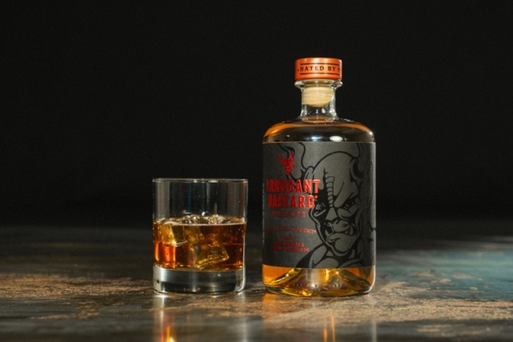 Американская пивоварня Stone Brewing выпустила новую версию виски на основе пива Arrogant Bastard