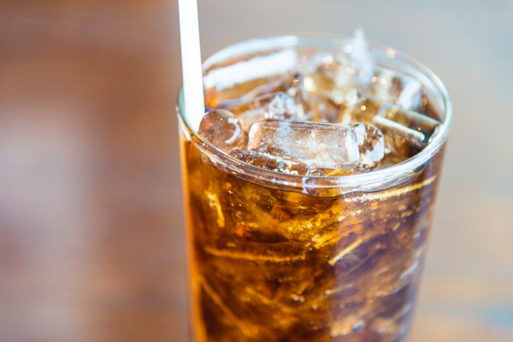 Акцизы на алкоголь и сладкую газировку будут увеличены