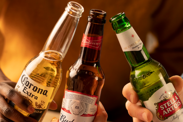 AB InBev сократила продажи и нарастила прибыль