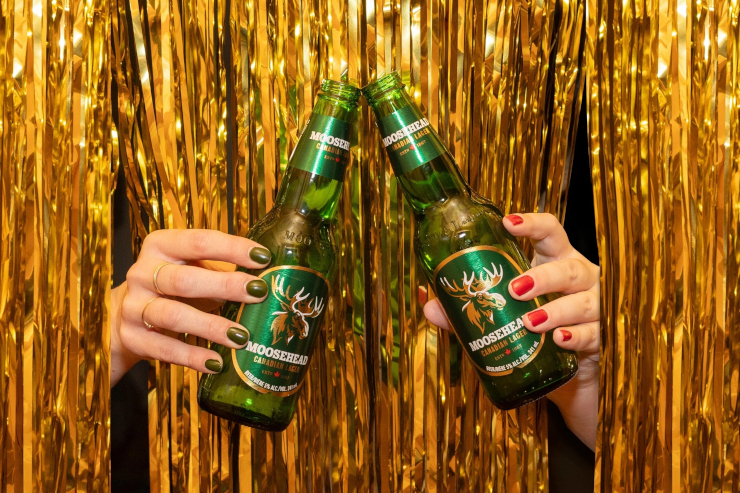 Канадская пивоварня Moosehead откажется от стеклянных бутылок из-за низкого спроса