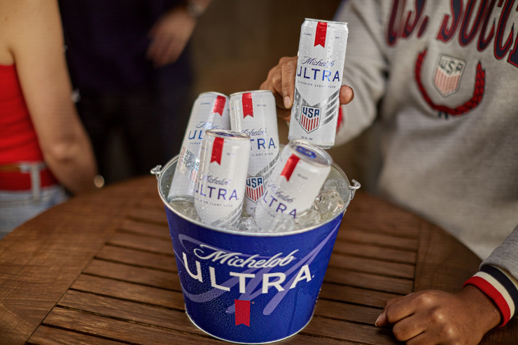 Michelob Ultra стал самым продаваемым пивом в США