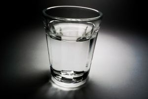 В Орловской области предлагают ужесточить ответственность за производство и оборот контрафактного алкоголя