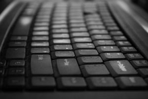 В Беларуси могут разрешить торговлю алкоголем и табаком через интернет