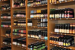Розничная продажа пива в Санкт-Петербурге сократилась втрое за пять лет