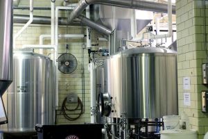 Госсовет Крыма прорабатывает возможность бесконкурсной продажи имущества арендаторам – производителям алкоголя
