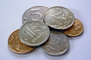 Доля россиян, экономящих на алкоголе, выросла до 30%