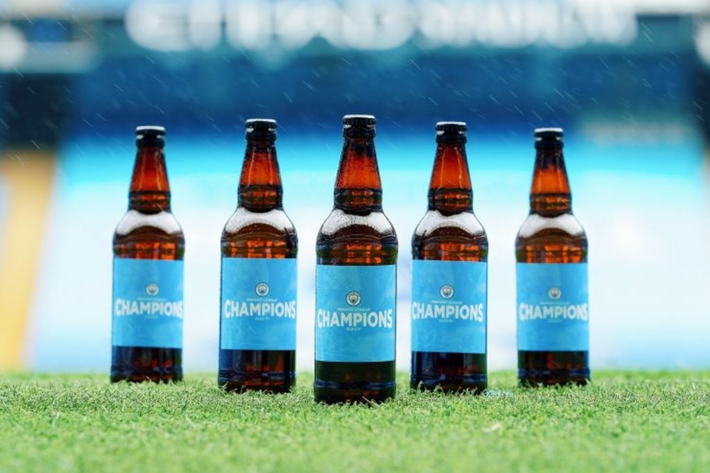 Heineken подарила «Манчестер Сити» чемпионское пиво
