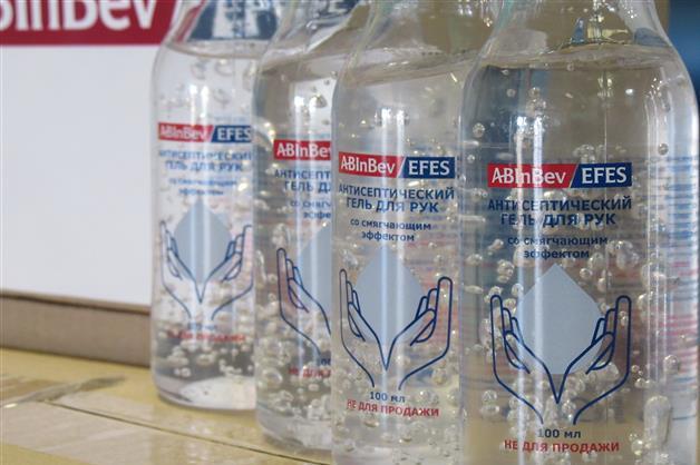 Ульяновский филиал AB InBev Efes передал дополнительно 2 000 санитайзеров волонтерам