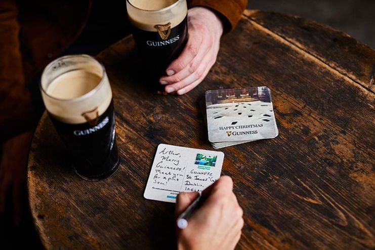 Guinness превратит бирдекели в рождественские открытки