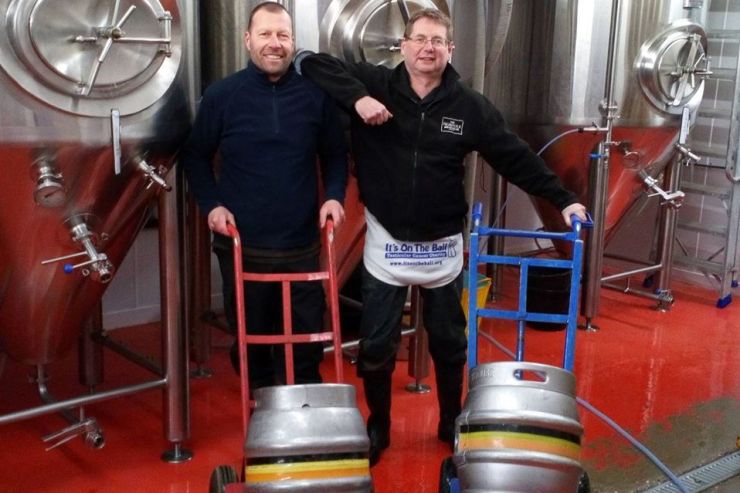 Пивовар из Норфолка собирается дотолкать бочку пива до Лондона