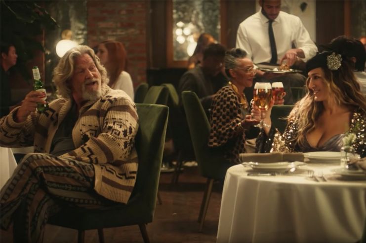 Кэрри Брэдшоу и Чувак «сегодня вечером предпочтут Stella Artois»