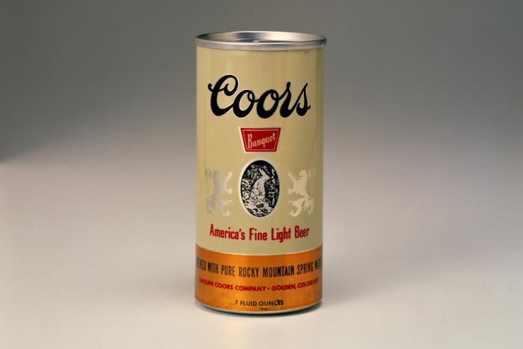 Женщина выпила 50-летнее пиво в память о покойном муже