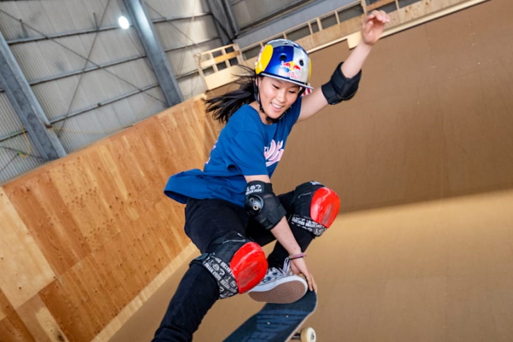 Японская сакеварня построила скейт-парк для будущей олимпийской чемпионки