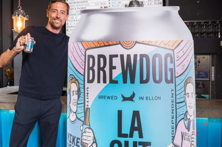 BrewDog и футболист Питер Крауч представили «лаут» — смесь лагера и стаута
