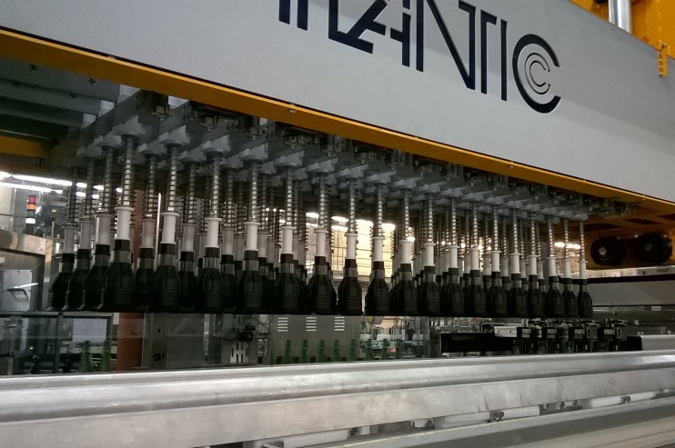 Укладчики бутылок в картонные коробки и пластиковые ящики