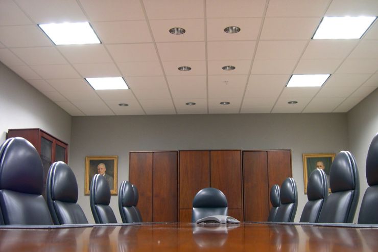 Комиссию по регулированию алкогольного рынка упразднят