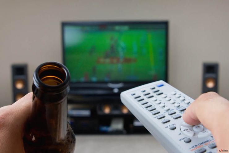 Рассмотрение законопроекта о возвращении рекламы пива на ТВ отложено 