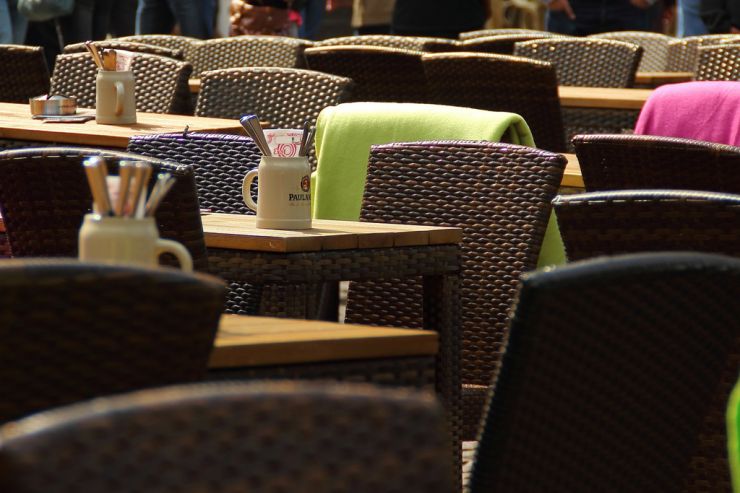 В Ленобласти, вопреки ФЗ, хотят запретить продажу спиртного в общепите