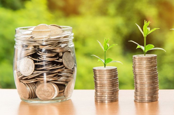 Мишустин ввел трехмесячную отсрочку по уплате страховых взносов и арендных платежей