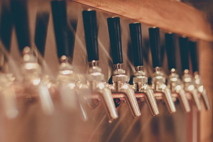 НСППиН просит Минпромторг разъяснить, как продавать пиво на время коронавируса